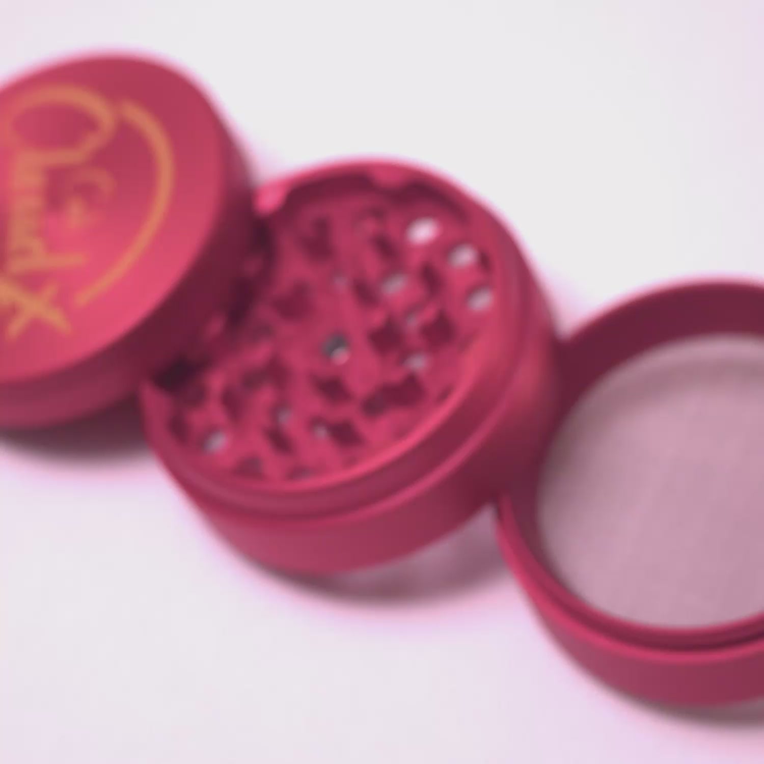 Load video: Cali Cloud X 63mm 3-Stage Grinder