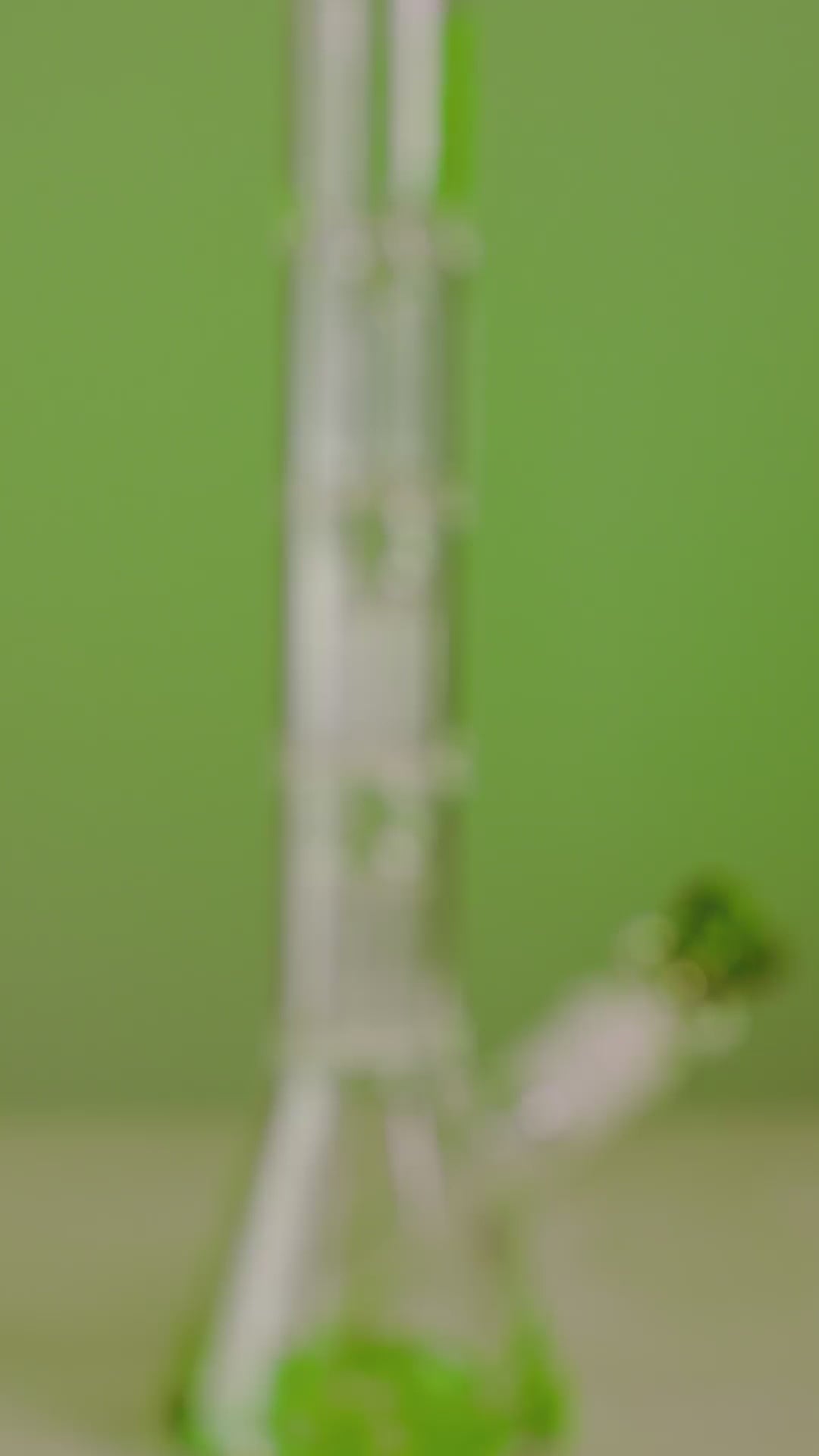 Load video: Glasscity Beaker Ice Bong with Double Tree Percolator