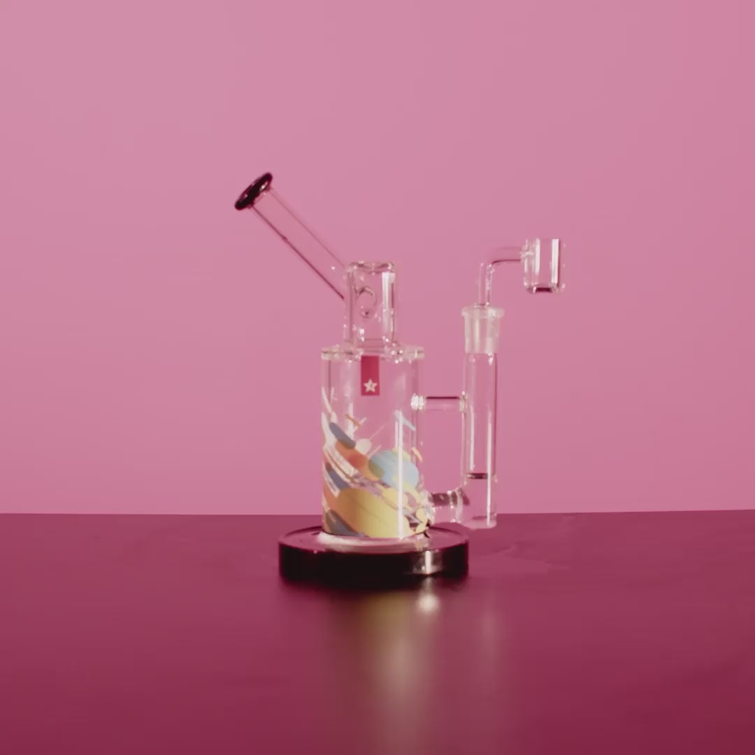 Load video: Famous Design Versuz Straight Glass Dab Rig | 8 Inch