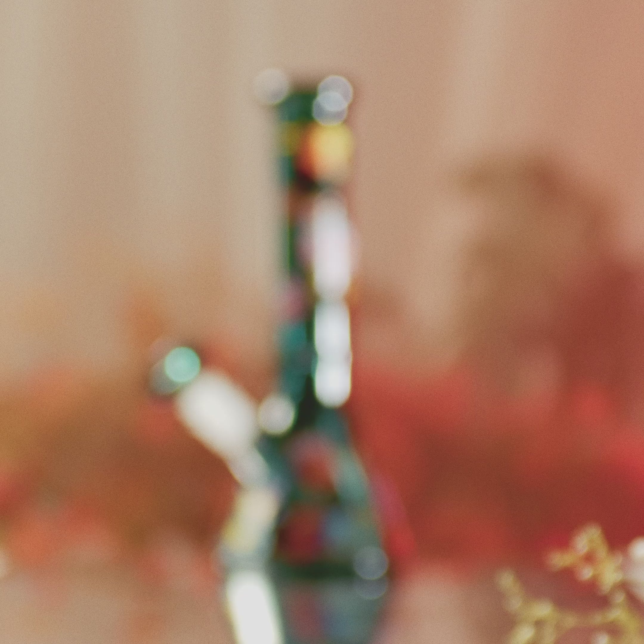 Load video: Famous Design Floral Lush Beaker Bong | Teal