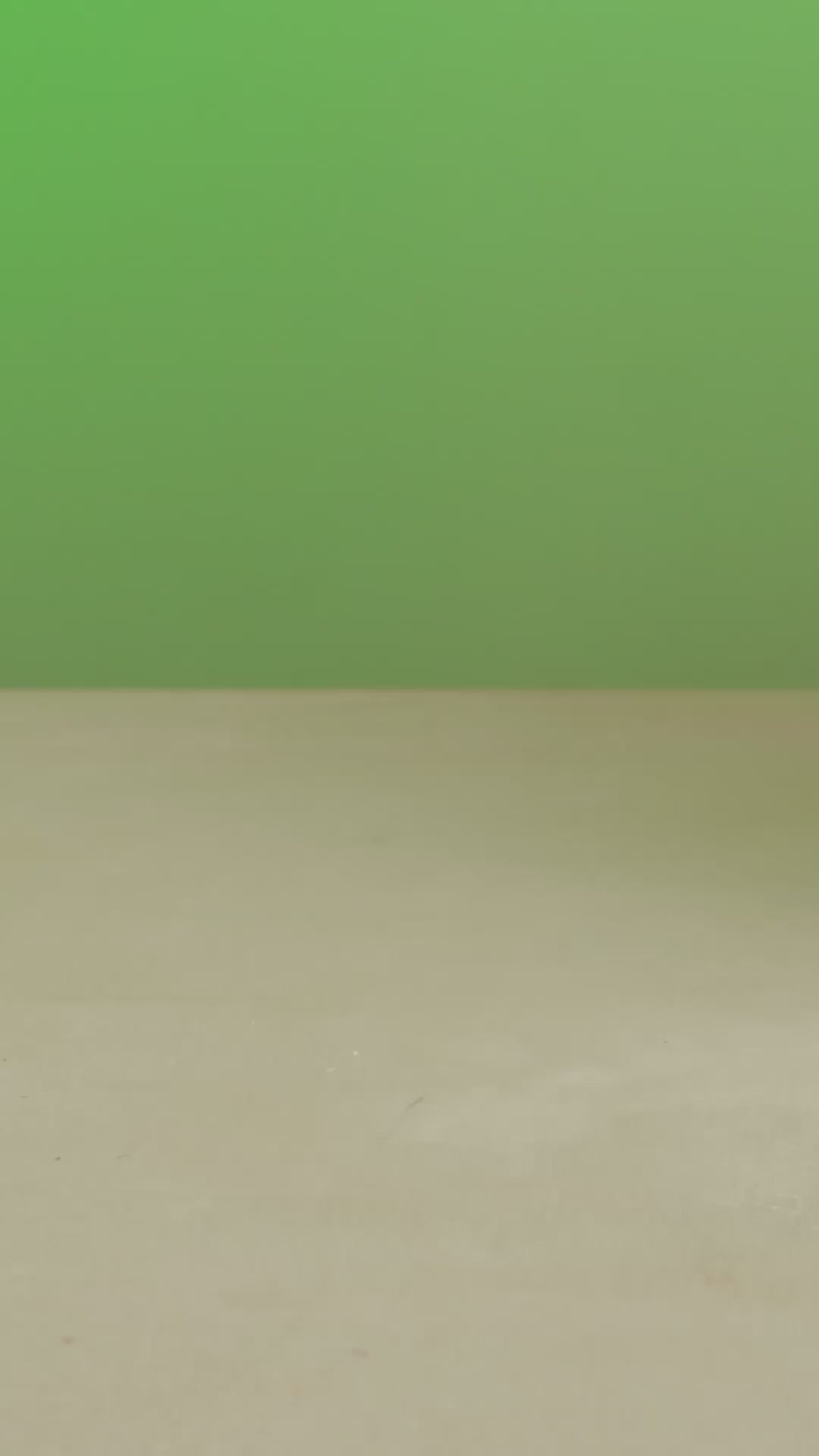 Load video: Empire Rolling Benny OG 100 Bill Papers