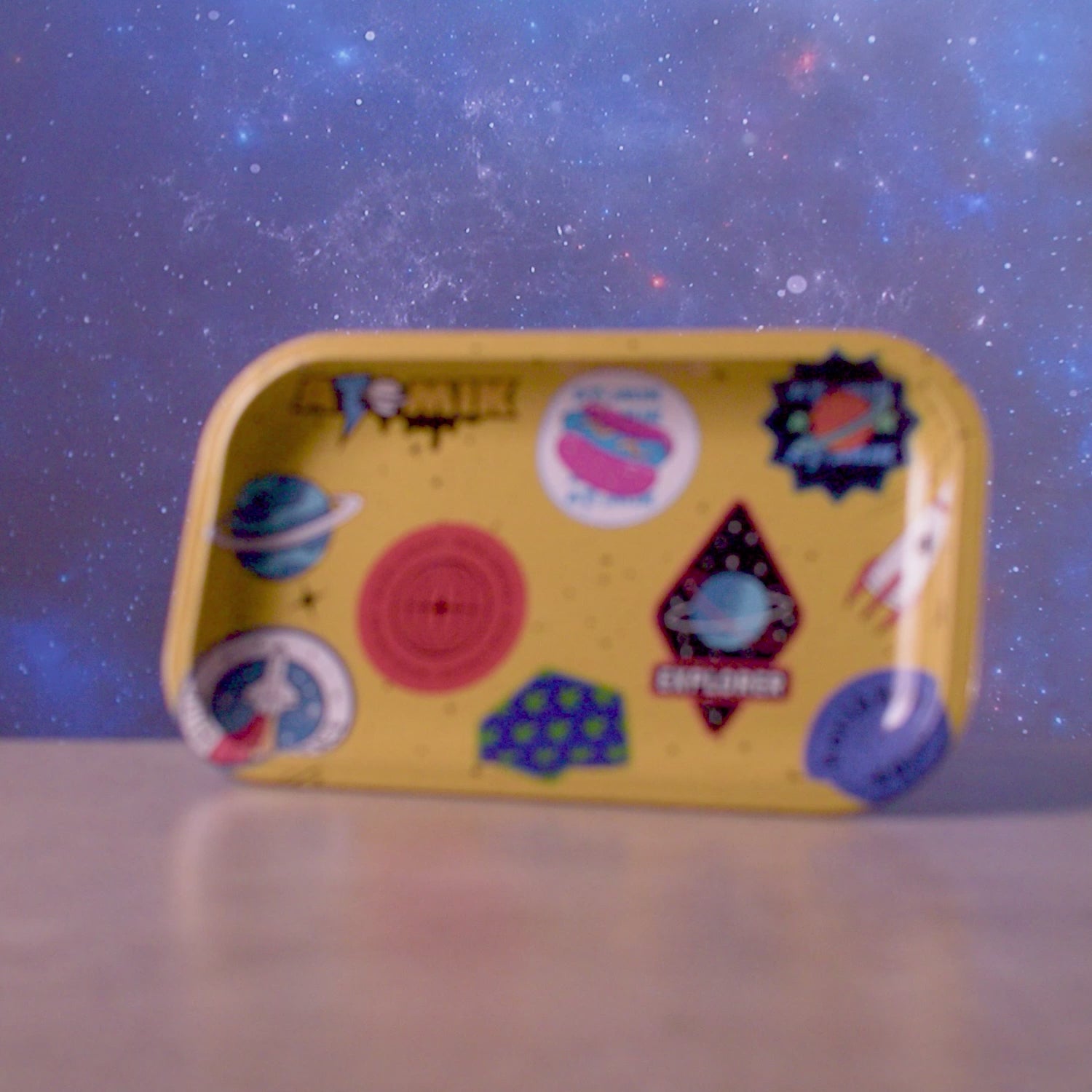 Load video: Atomik Tray - Medium
