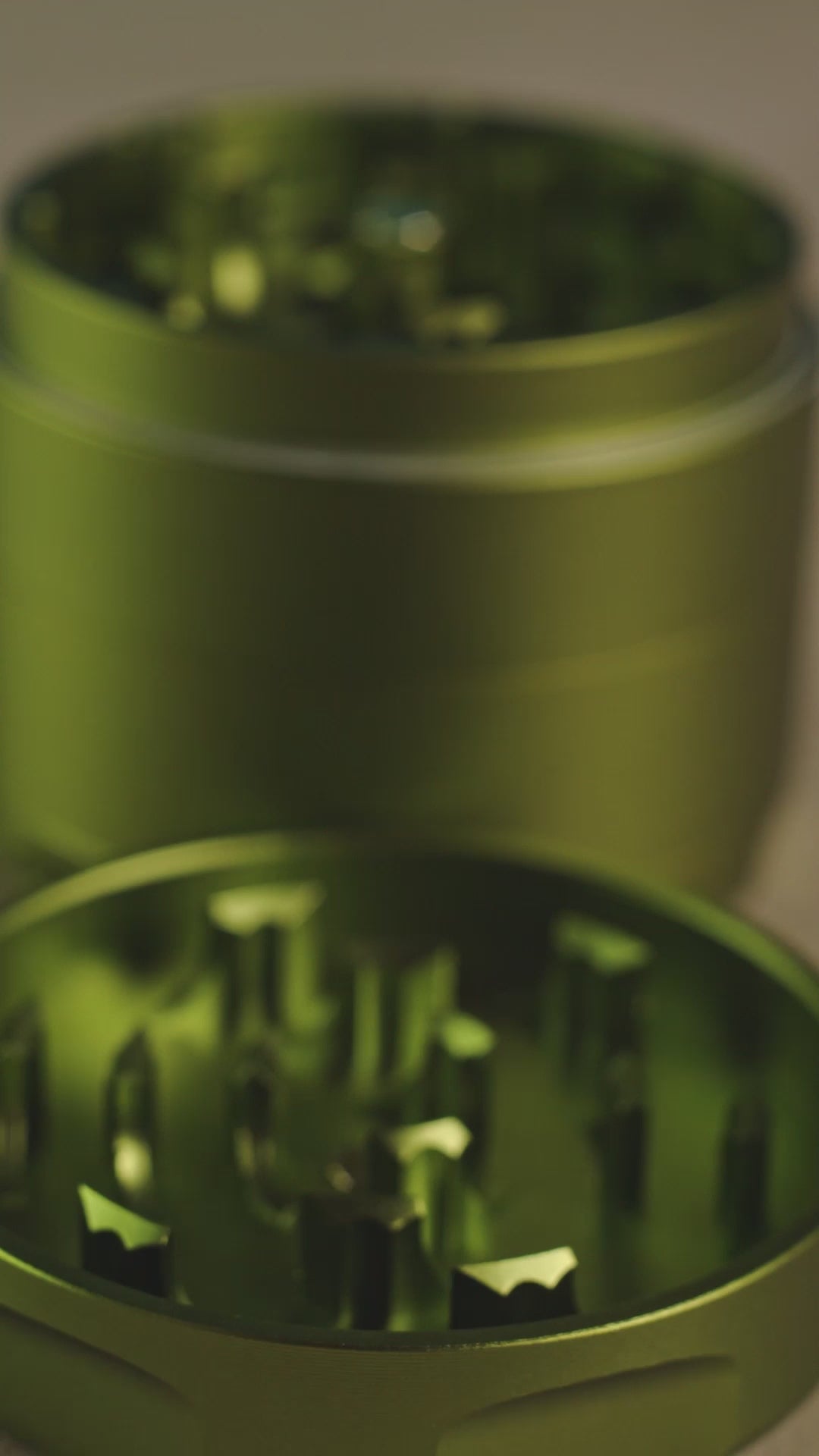 Load video: Puff Puff Pass Strain Grinder | Girl Scout Cookies