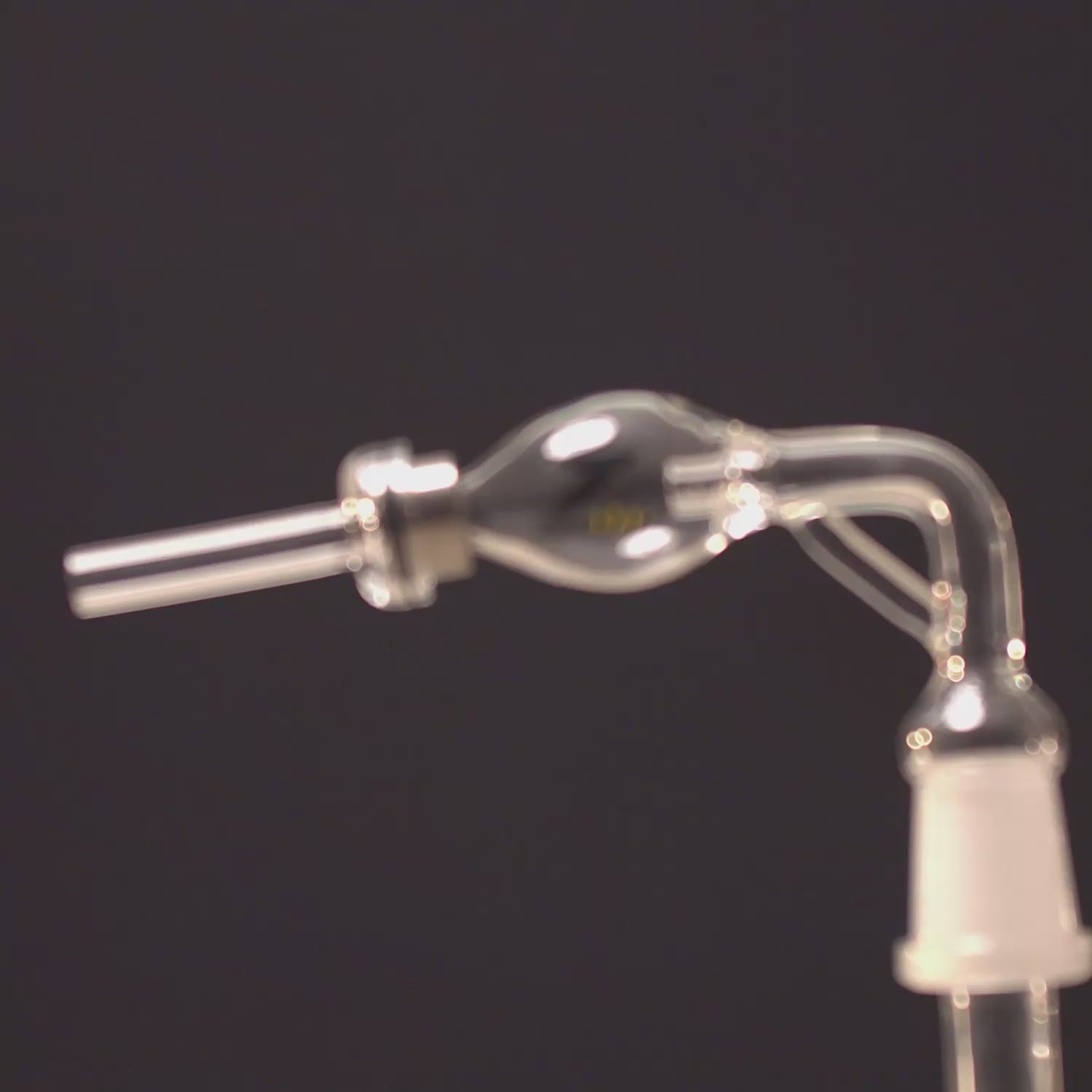 Load video: Dopezilla Stinger Female Dabbing Straw | 90° Angle
