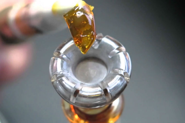 6 Reasons To Put Down The Pipe And Start Dabbing