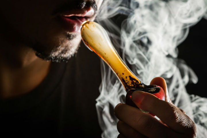 8 Stoner Habits To Avoid At All Costs