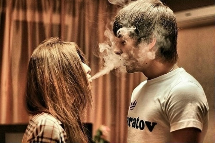 Pros And Cons Of Dating Another Stoner