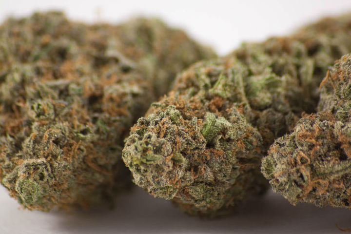 5 Strains Good For A Quick Pick-Me-Up