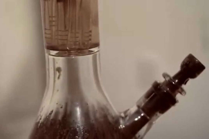 This Is Why Your Bong Stinks