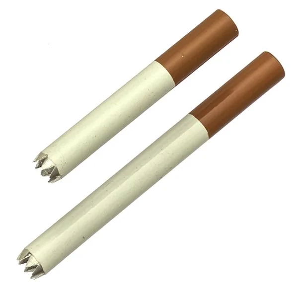 ONE COLORED 2" ALUMINUM TABACOO HITTER PIPE,dug Small,a Aluminum Toke out sneak. 